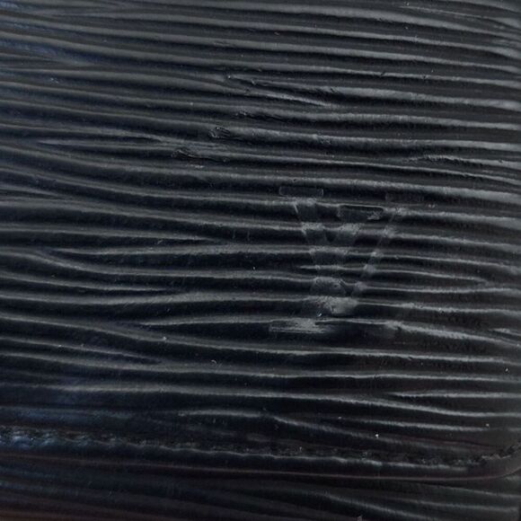 Louis Vuitton LV Black Epi Keyholder - Picture 10 of 10